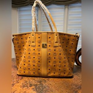 MCM Reversible Liz Shopper Visetos (Size Large) - NWT  Retails for $775